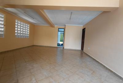 5 Bed House with En Suite in Runda - 4