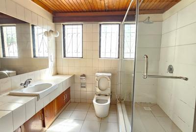 4 Bed Townhouse with En Suite in Kilimani - 4