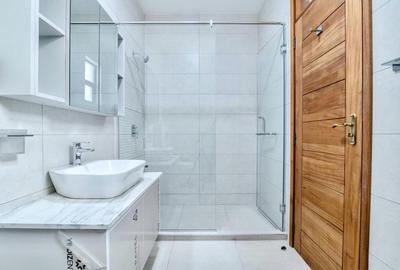 5 Bed Villa with En Suite in Lavington - 3