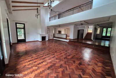 5 Bed House with En Suite in Runda - 2