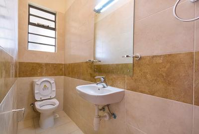 1 Bed Apartment with En Suite at Westlands Rd