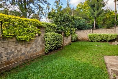 5 Bed Townhouse with En Suite in Lavington - 2