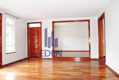 5 Bed Townhouse with En Suite in Lavington