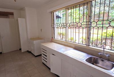 5 Bed Townhouse with En Suite at Lavington Green - 4