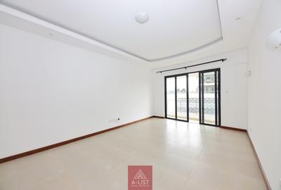 2 Bed Apartment with En Suite at Lantana Road - 4