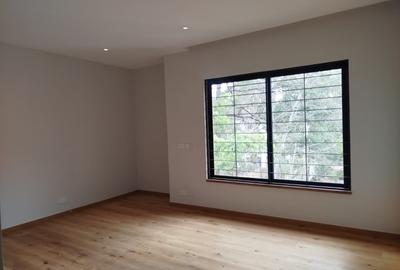 4 Bed House with En Suite in Loresho - 4