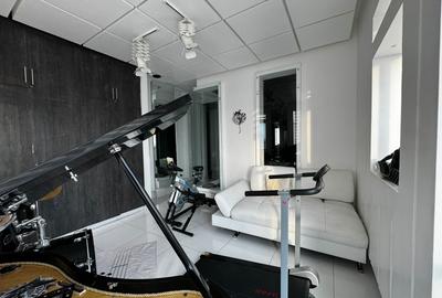 Serviced 3 Bed Apartment with En Suite at Moi Avanue - 4