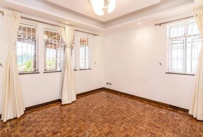 4 Bed House with En Suite in Runda - 4