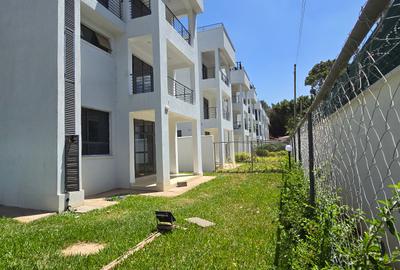 5 Bed Townhouse with En Suite at Off Convent Drive - 4