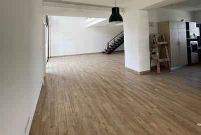 4 Bed Apartment with En Suite at Riverside Drive - 4