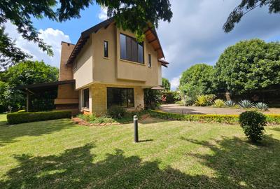 5 Bed House with En Suite in Runda