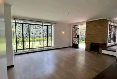 5 Bed Townhouse with En Suite at Lavington