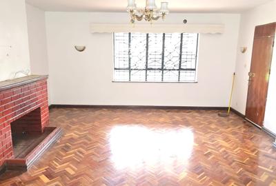 4 Bed House with En Suite in Runda