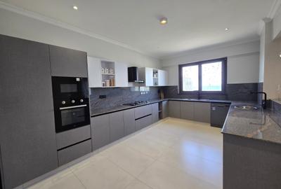 3 Bed Apartment with En Suite in Nyali Area