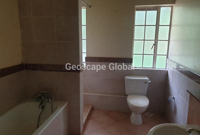 5 Bed House with En Suite in Rosslyn