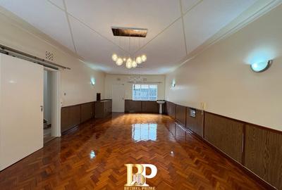 4 Bed Townhouse with En Suite in Riverside - 2