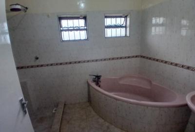5 Bed House with En Suite in Karen