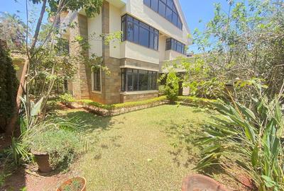 5 Bed Townhouse with En Suite in Lavington