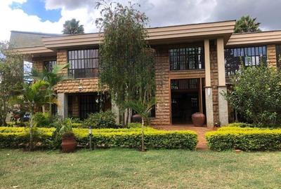 5 Bed House with En Suite at Nyari Estate