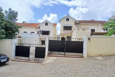 4 Bed Townhouse with En Suite at Lavington Green - 3