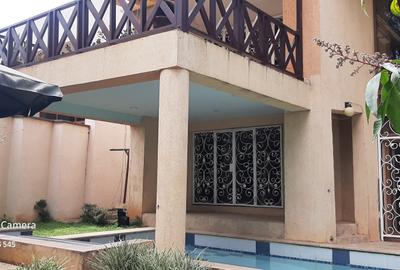 5 Bed Townhouse with En Suite in Lavington