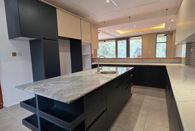 5 Bed Apartment with En Suite in Kileleshwa
