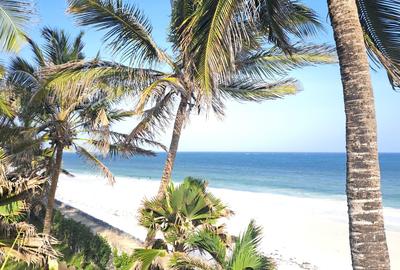 7 Bed House with En Suite in Bofa