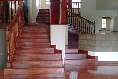 6 Bed Villa with En Suite in Runda - 4