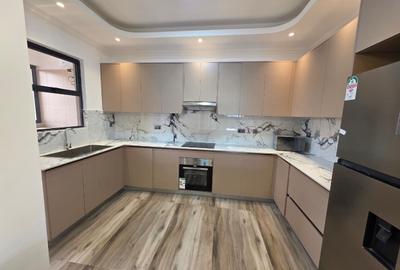 2 Bed Apartment with En Suite in Brookside - 4