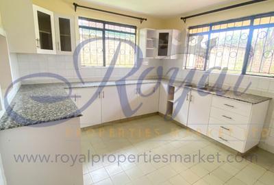 4 Bed Townhouse with En Suite in Mountain View - 3