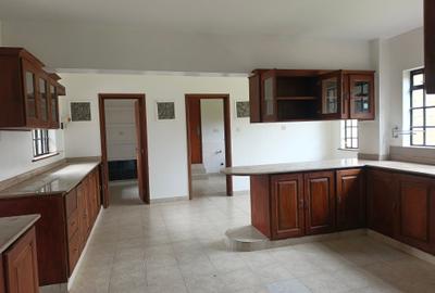 5 Bed Townhouse with En Suite in Runda