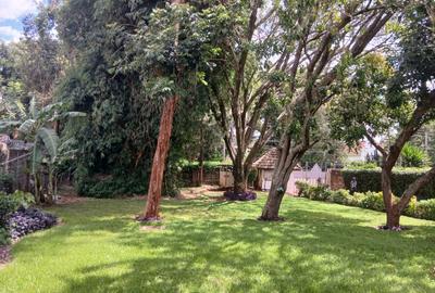 5 Bed Villa with En Suite in Runda - 3