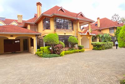 5 Bed Townhouse with En Suite at Lavington Green