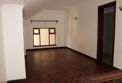3 Bed Apartment with En Suite in Westlands Area - 4