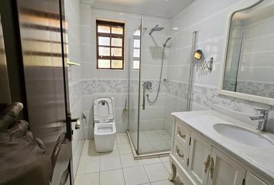 5 Bed House with En Suite at Runda