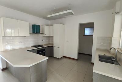 4 Bed Apartment with En Suite at Parklands