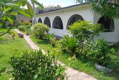 4 Bed Villa with En Suite in Diani