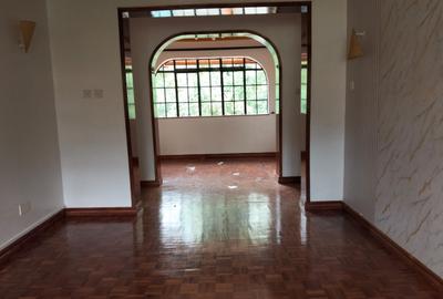 5 Bed Townhouse with En Suite in Lavington