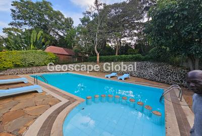 5 Bed Villa with En Suite in Rosslyn