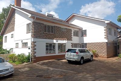 5 Bed Townhouse with En Suite in Kyuna