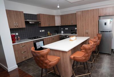 Serviced 2 Bed Apartment with En Suite at Kitale Lane