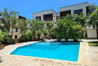 3 Bed Apartment with En Suite at Moyne Drive - 3