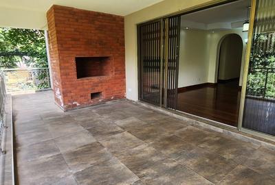 5 Bed Villa with En Suite in Lavington - 4