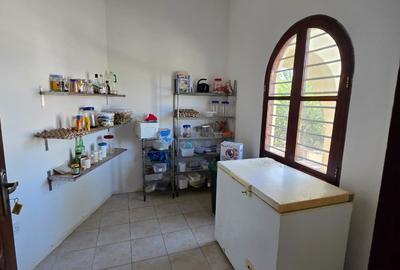 3 Bed Villa with En Suite in Watamu - 4