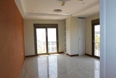 2 Bed Apartment with En Suite in Nyali Area