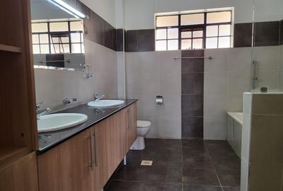 5 Bed Townhouse with En Suite at Kirawa Rd - 3