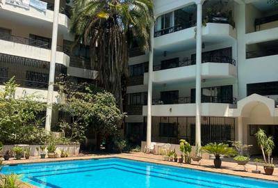2 Bed Apartment with En Suite in Riverside