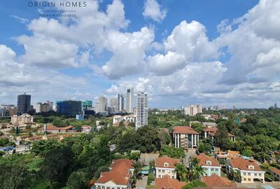 3 Bed Apartment with En Suite in Riverside - 2