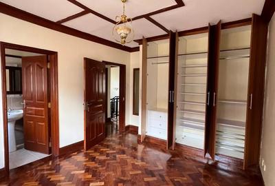 4 Bed Townhouse with En Suite at Lavington