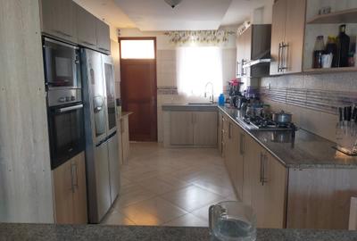 5 Bed Townhouse with En Suite in Mtwapa